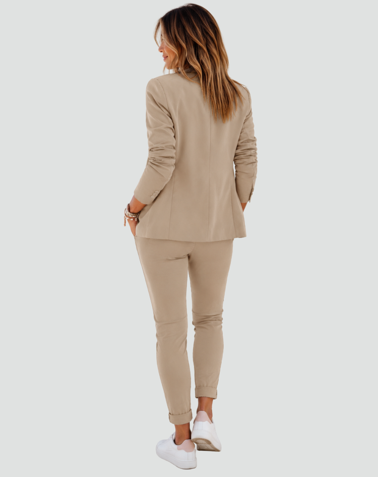 Wygodny sportowy garnitur damski blazer i spodnie jogger