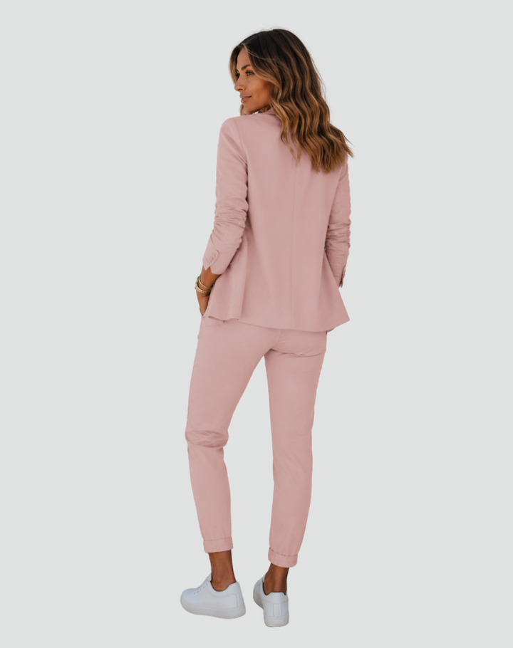 Wygodny sportowy garnitur damski blazer i spodnie jogger
