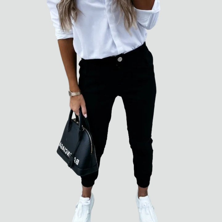 Pantalon chino taille haute avec bas resserré