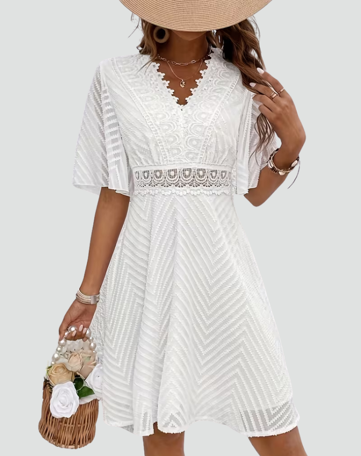 Robe pour femmes avec dentelle et volants