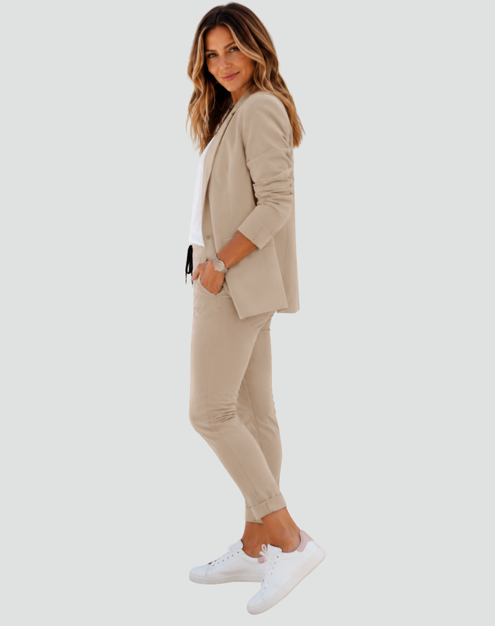 Wygodny sportowy garnitur damski blazer i spodnie jogger