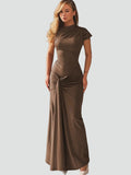 Robe maxi de soirée ajustée avec fronces et manches courtes