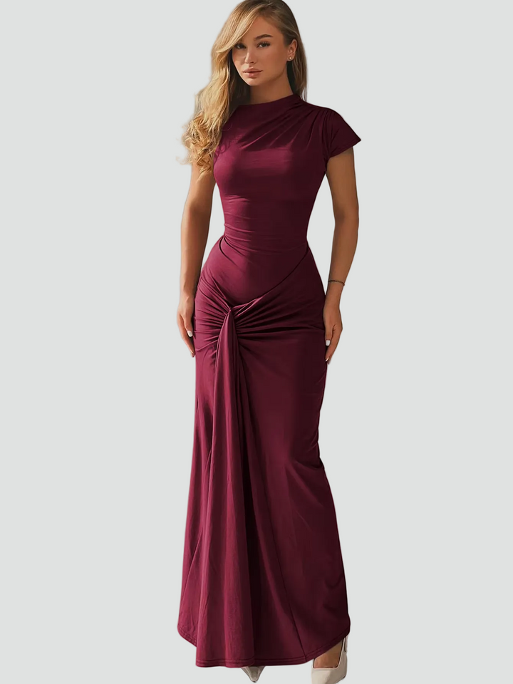 Robe maxi de soirée ajustée avec fronces et manches courtes
