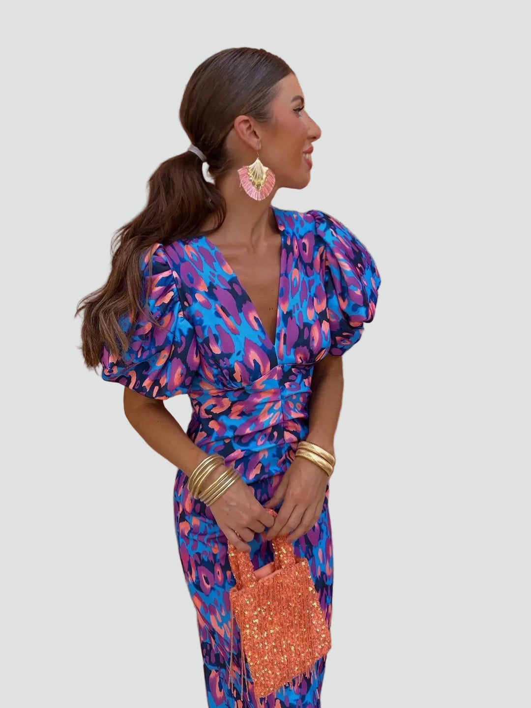 Robe féminine élégante et sensuelle à manches bouffantes