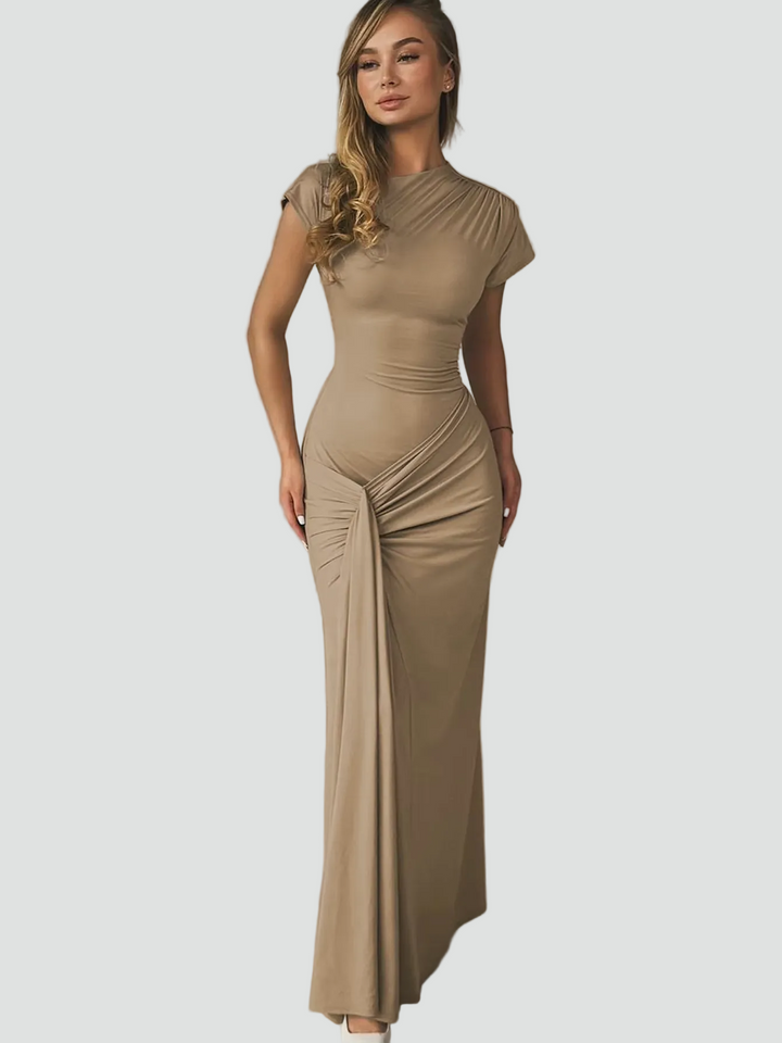 Robe maxi de soirée ajustée avec fronces et manches courtes