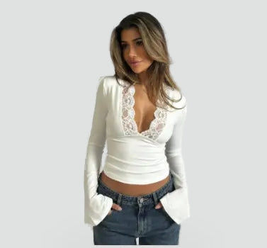 Dames t-shirt met kanten halslijn en lange mouwen