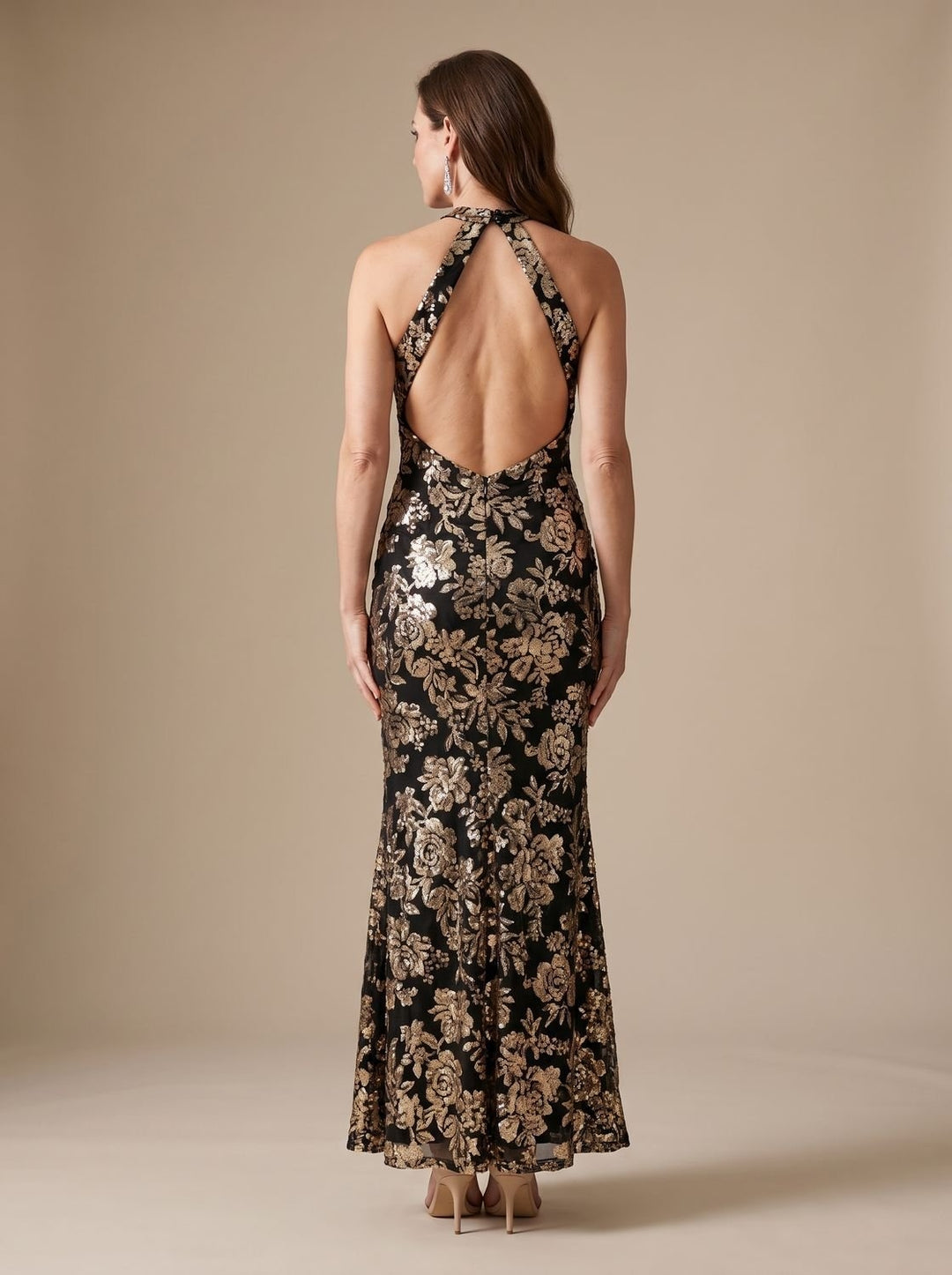 Elegancka sukienka cekinowa maxi w kwiaty na wesele