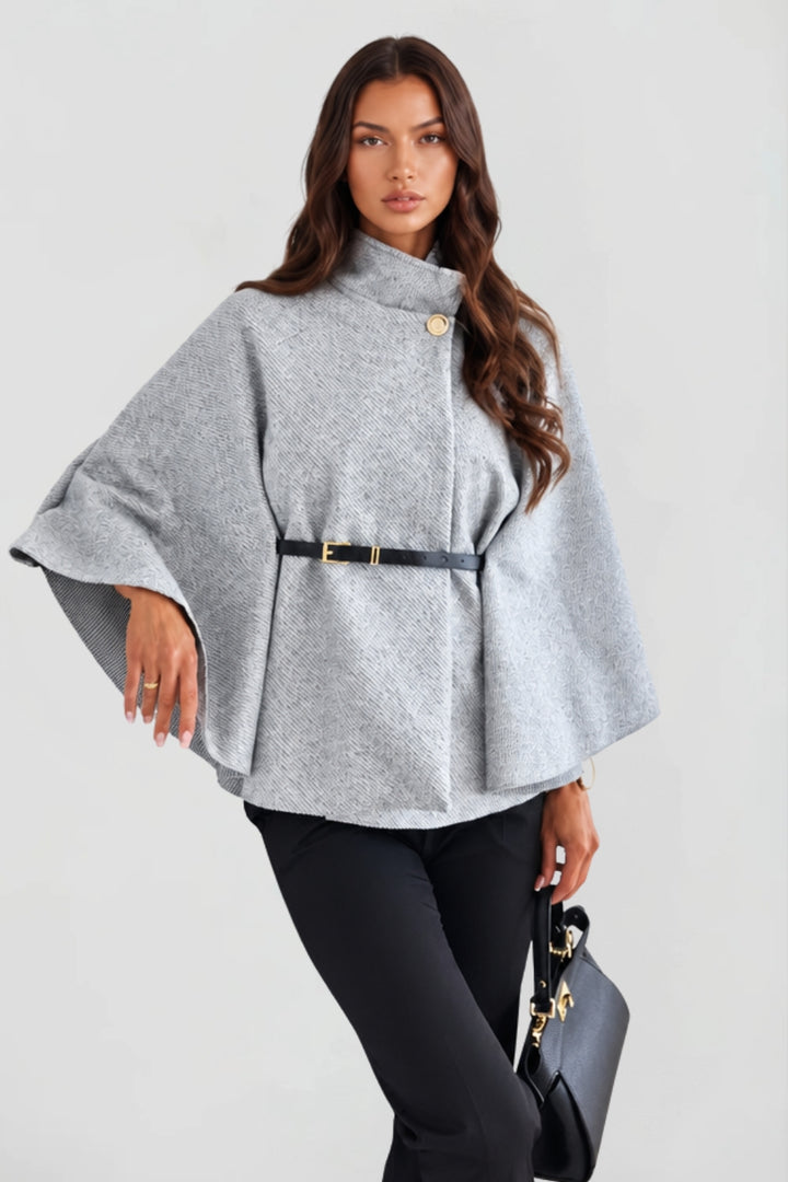 Cape élégant pour femme avec ceinture et col montant boutonné