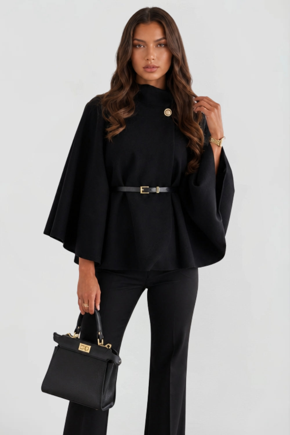 Cape élégant pour femme avec ceinture et col montant boutonné