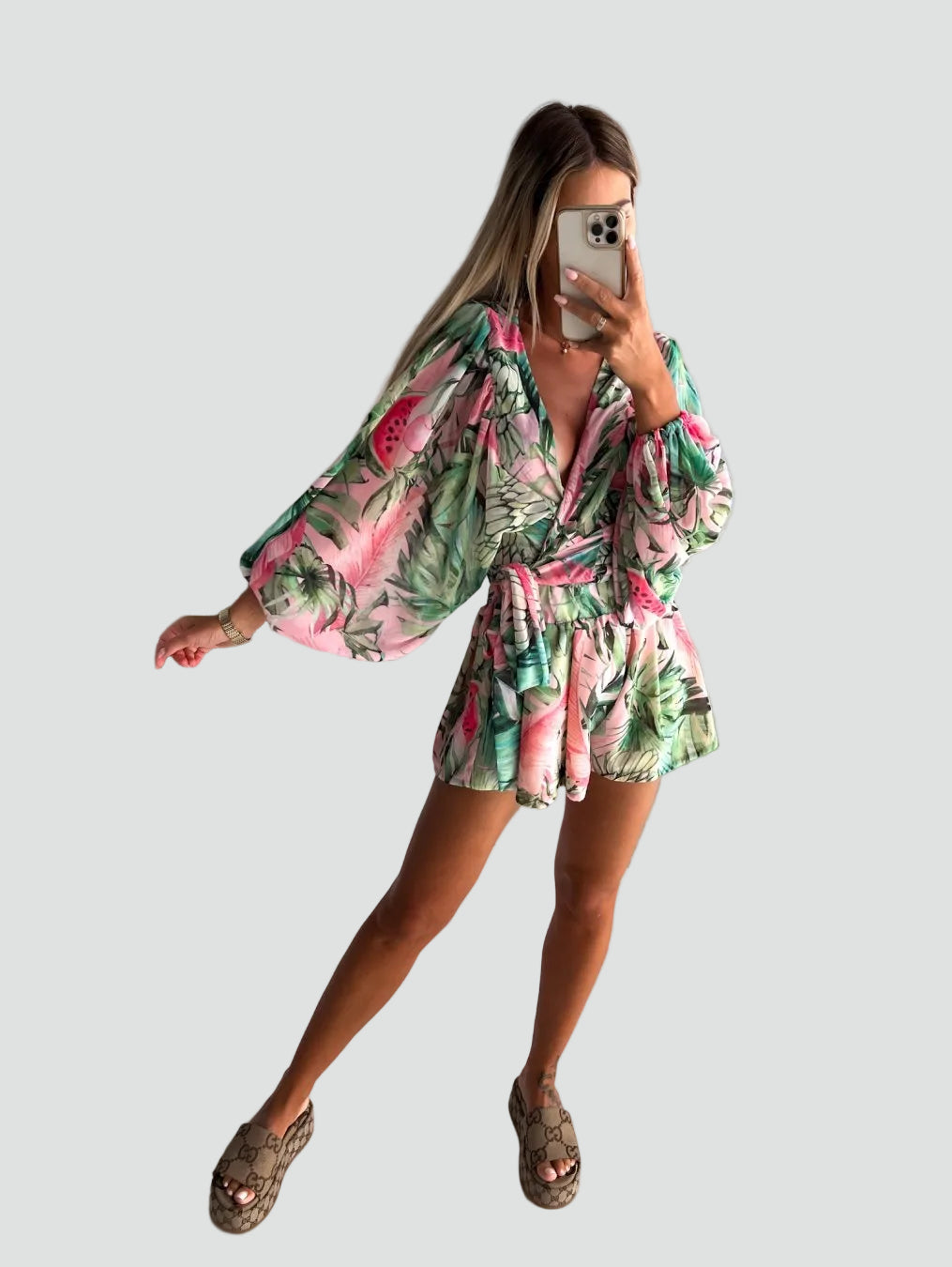 Zomerse damesovergooier boho met bloemen, overslag en lange mouwen