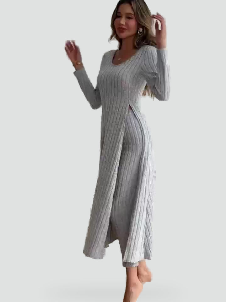 Ensemble femme deux pièces en maille côtelée avec fentes