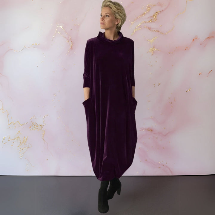 Elegancka sukienka maxi z weluru z golfem i kieszeniami – Fioletowy
