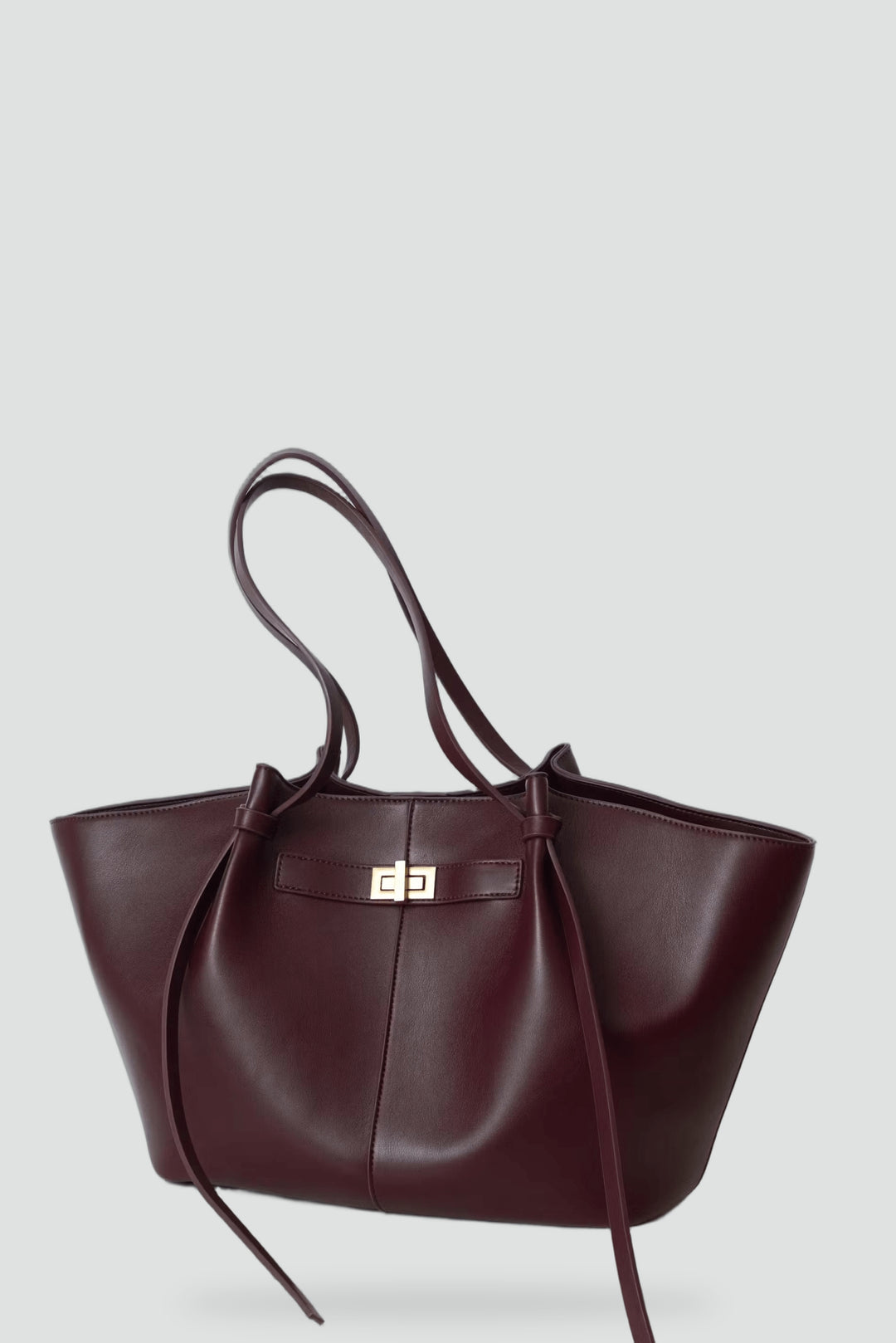 Sac cabas pour femme au design élégant et à la taille pratique
